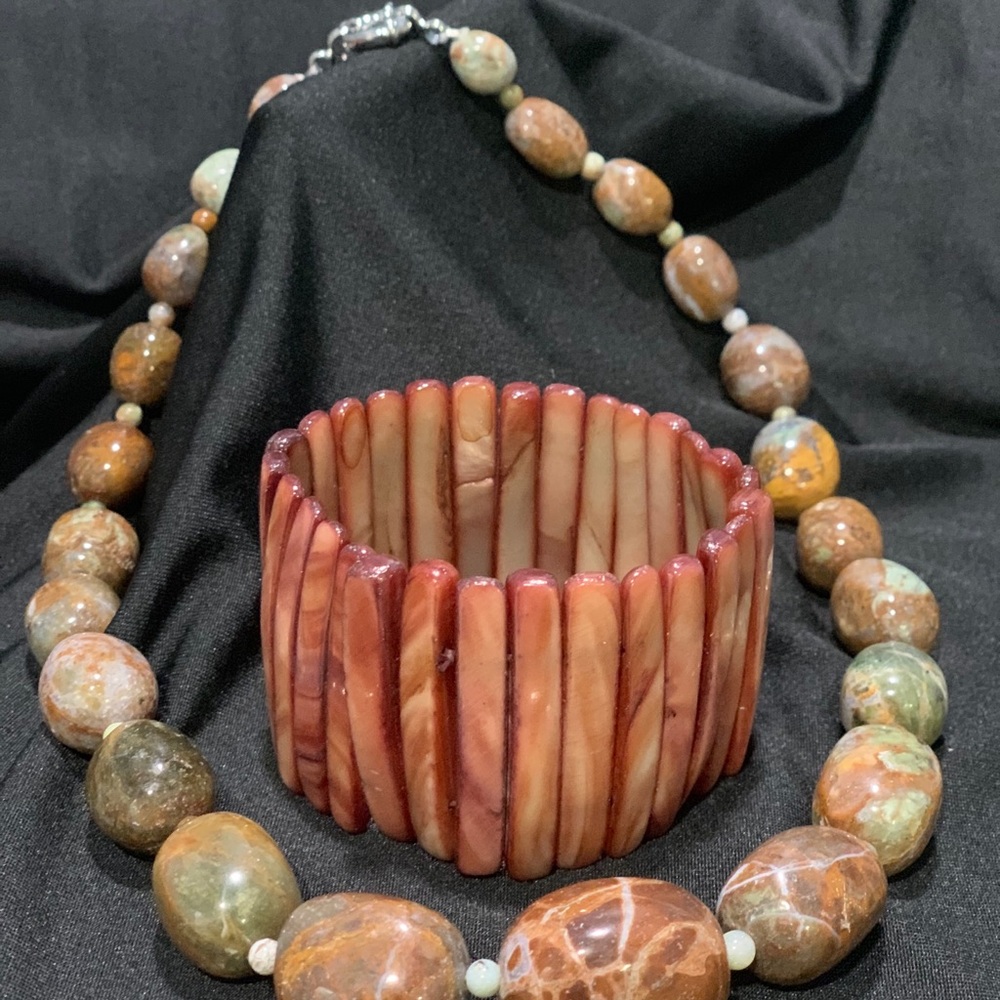 Earth-tone Necklace & Bracelet Set